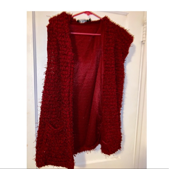 CUTE FUZZY SLEEVELESS CARDIGAN❤️ - Picture 1 of 4